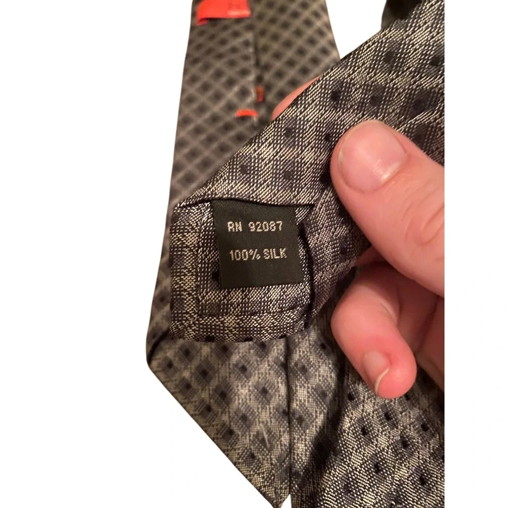 Saks Fifth Avenue RED Mens Silk Tie Grey‎ Black Geometric Diamond  100% Silk